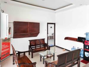 RedDoorz near Prambanan Temple