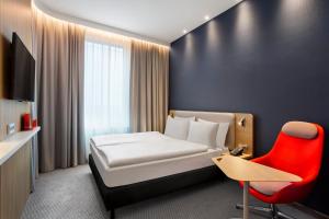 Standard Queen Room room in Holiday Inn Express Munich City West an IHG Hotel