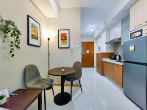 1BR Condotel Suite at Sunshine100 City Plaza #SS01