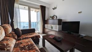 TORRE LUGANO sea view apartment