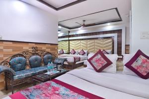 Hotel Glow Inn Paharganj-3 Mins Walk From New Delhi Railway Station