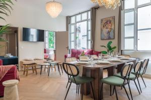 Sophie Stay - Le Mucha - King size bed - AC