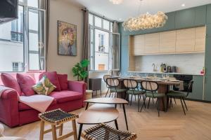 Sophie Stay - Le Mucha - King size bed - AC