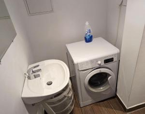 Close to Schönbrunn Apartments - Contactless 24h Check-In