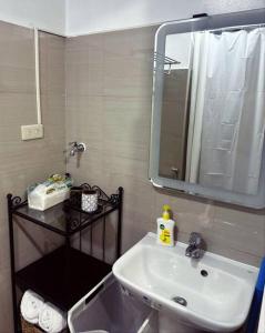 Mid-Century Extent Condo Unit @ Shore 2, MOA
