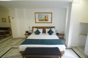 Hotel Udai Niwas By The Lake