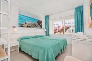 Two-Bedroom Apartment room in Apartamentos Habitat