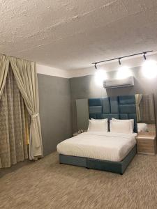 أجنحة هدوء الفندقية