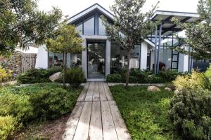 Leisure Isle 2 bedroom home with essential power.