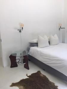 Leisure Isle 2 bedroom home with essential power.