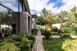 Leisure Isle 2 bedroom home with essential power.