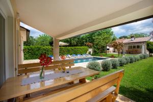 Elegant Villa with Private Pool and Stunning Garden in the Picturesque Village of Brhanići