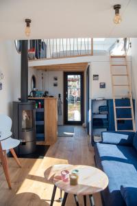 Undine - Wunderschönes Tiny Hausboot