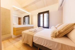 Bravissimo Ballesteries Penthouse, Monthly Apartment