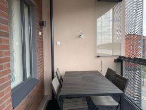 Yhden makuuhuoneen huoneisto Satamassa sauna ja iso parveke