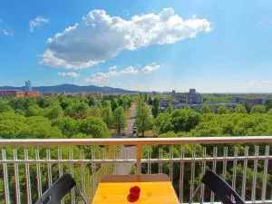L'Appartamento sul Parco - Peaceful Stay, Stunning View & Free Parking - Mirafiori