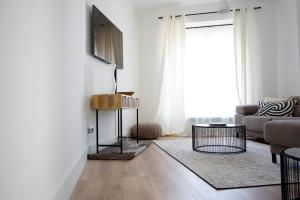 2BD 2BTH - Plaza España - Refurbished - MintyStay