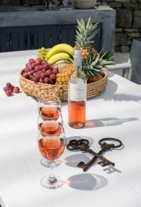 Myconian Platinum Senior & Deluxe Villas
