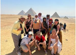 Egyptus Pyramids Inn