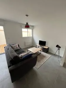 Appartement neuf avec patio - 勒皮圣博内