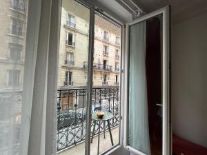 Lovely haussmannian flat in Montparnasse