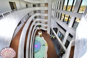 "SHERWIN" Upscale Oceanview Condominium 1707