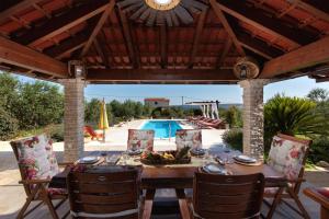 Villa Orhid near Split, heated pool