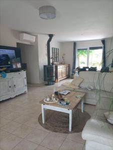 Chambre calme dans une maison à la campagne