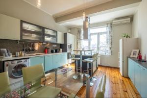 Charming 2BDR Apartment in Historic Center With Parking