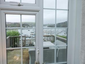 6 Hillside Terrace