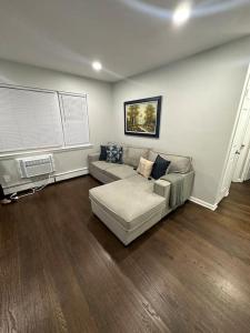 Cozy 2 BR suite, 10 min to NYC &Times Sq