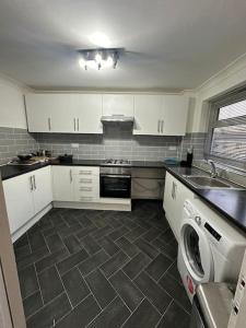 Cosy Spacious 2 bed flat Hornchurch high street