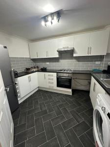 Cosy Spacious 2 bed flat Hornchurch high street
