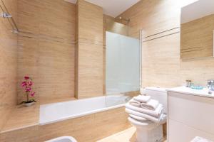 Perfect 4-Person Apartment in the Heart of Madrid Near Plaza Mayor I