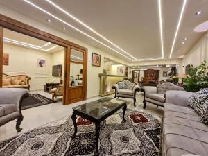 Luxurious 3-Bedroom Dokki Apartment - Ideal Location Downtown Cairo