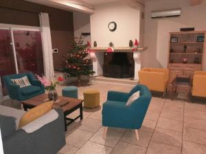 Mas La Gentille ,,, à la campagne , beautiful outdoor , swimming pool , pool house , Nice green Garden , BBQ ,,, only for you , pour passer un séjour inoubliable