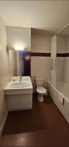 Hotels Hotel Lyon Sud, Pierre Benite, St Genis Laval : photos des chambres