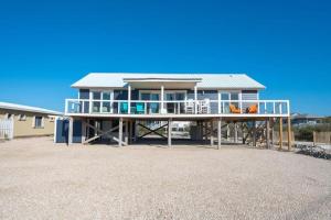 St. George Island Beach House w Balcony & Gulf Views