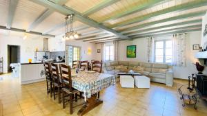 Villas Superbe villa de plain pied avec jardin clos et piscine : photos des chambres