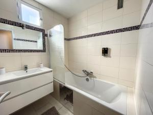 Appartements Appart XXL -10 pers - 2 Pkg - 10 mn Paris : photos des chambres