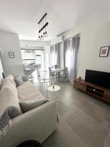 White Swallow Suite Santorini