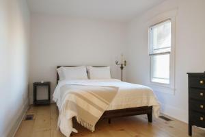 Charming Farmhouse near Bird in Hand