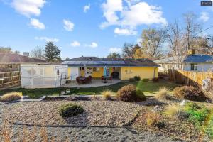 Sunny Beach House of Olde Town Arvada