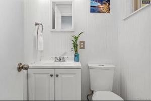 Sunny Beach House of Olde Town Arvada