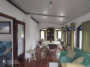 Casa no centro da cidade a 600 metros da praia.