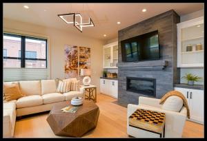 Mahar Homes - Plaza North on First