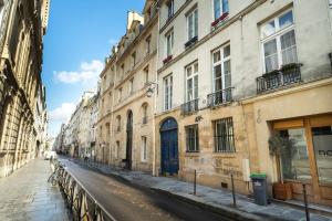 Grand appartement Place des Vosges, MaraisBastille