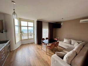 Wave Beachfront Apartments