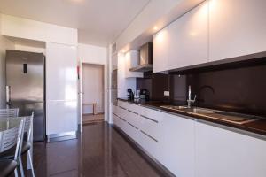 Quiet & Comfy Azorean Sapphire