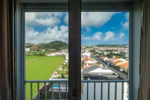 Quiet & Comfy Azorean Sapphire